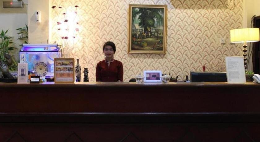 Hotel Dynasty Tarakan Exterior photo