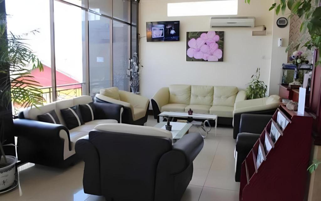 Hotel Dynasty Tarakan Exterior photo